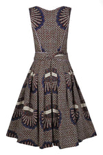 DIRNDL TÉRÉ | GRAFISCHER WAXPRINT IN BEIGE UND BLAU
